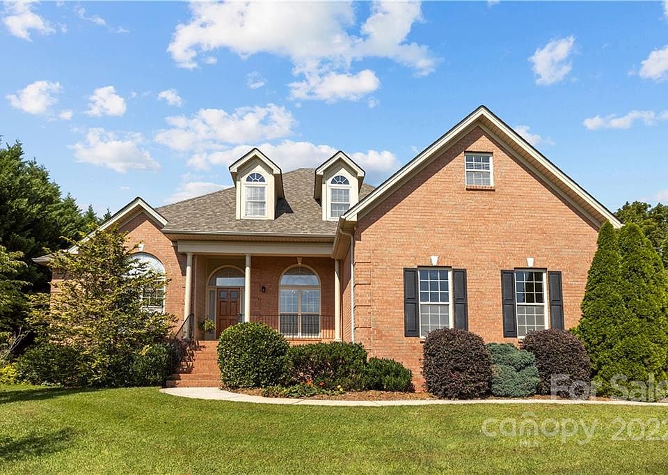 1st image of 117 Bluff Meadow Ln
