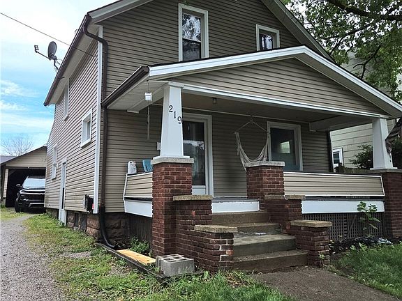 2nd image of 219 N Ella St