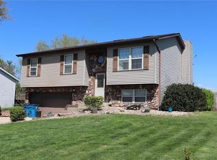 95 Stonebrook Dr, Highland, IL