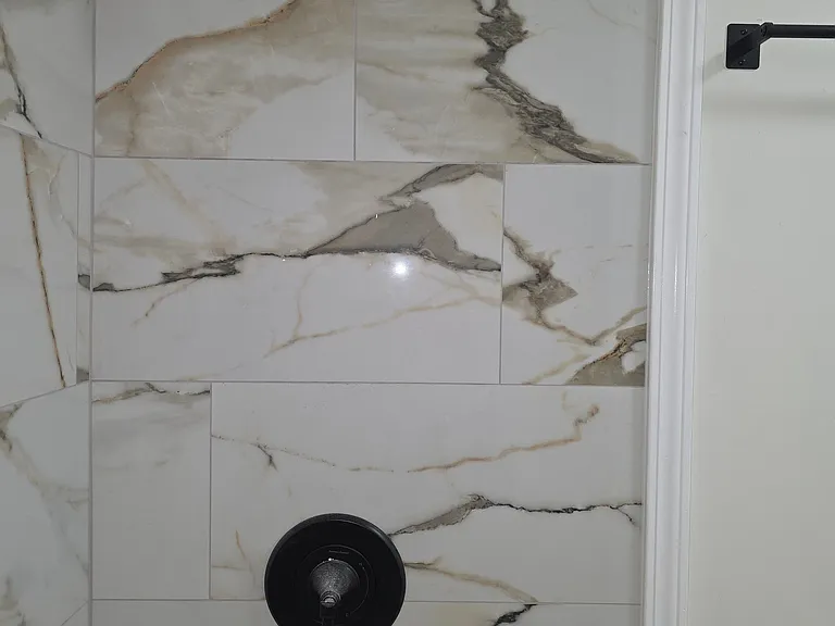 407 E Carson St — Photo 5