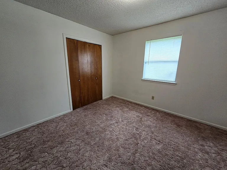 14 Devon Ln — Photo 6