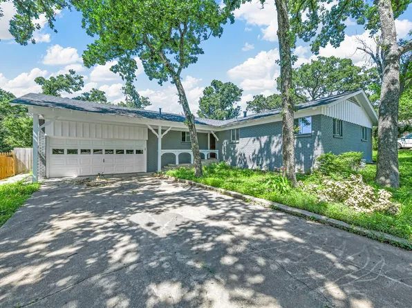 6417 Brentwood Dr, Fort Worth, TX 76112