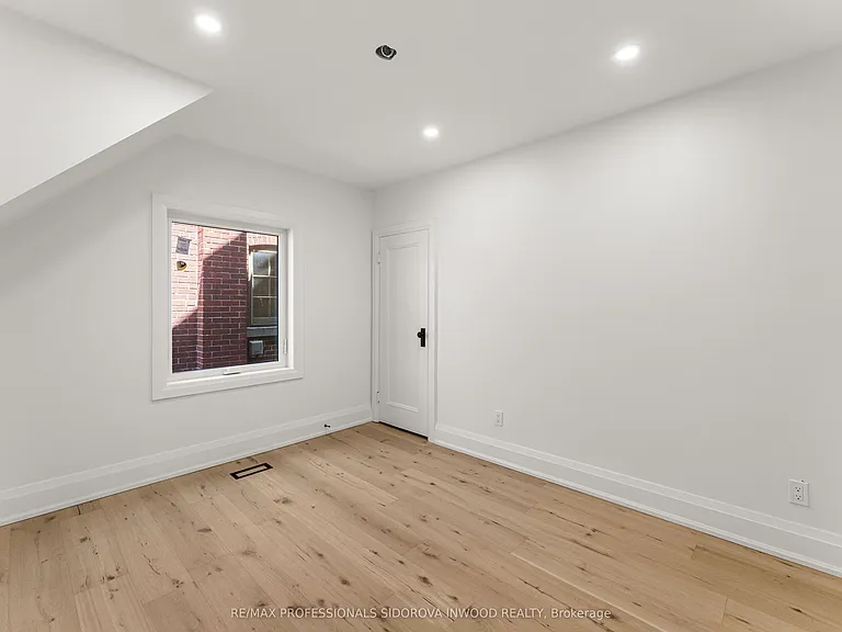 27 Palisades — Photo 16