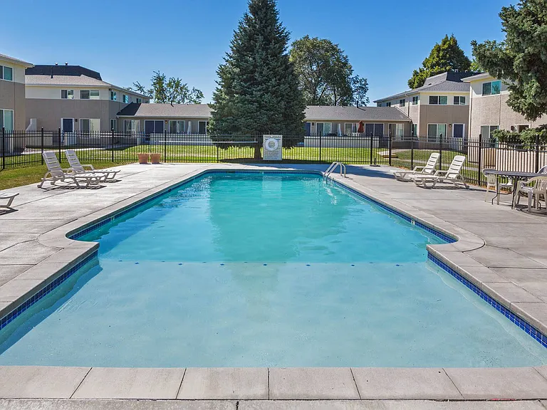 Aspen Townhomes — Photo 34