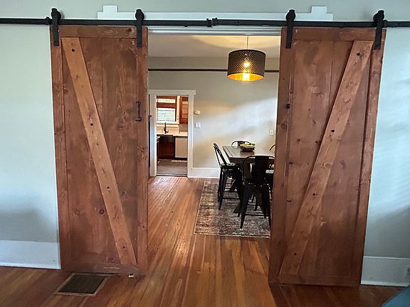 Farm wood doors feature