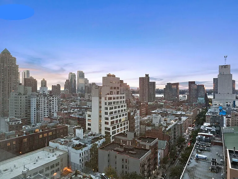 301 W 53rd St #21B — Photo 8