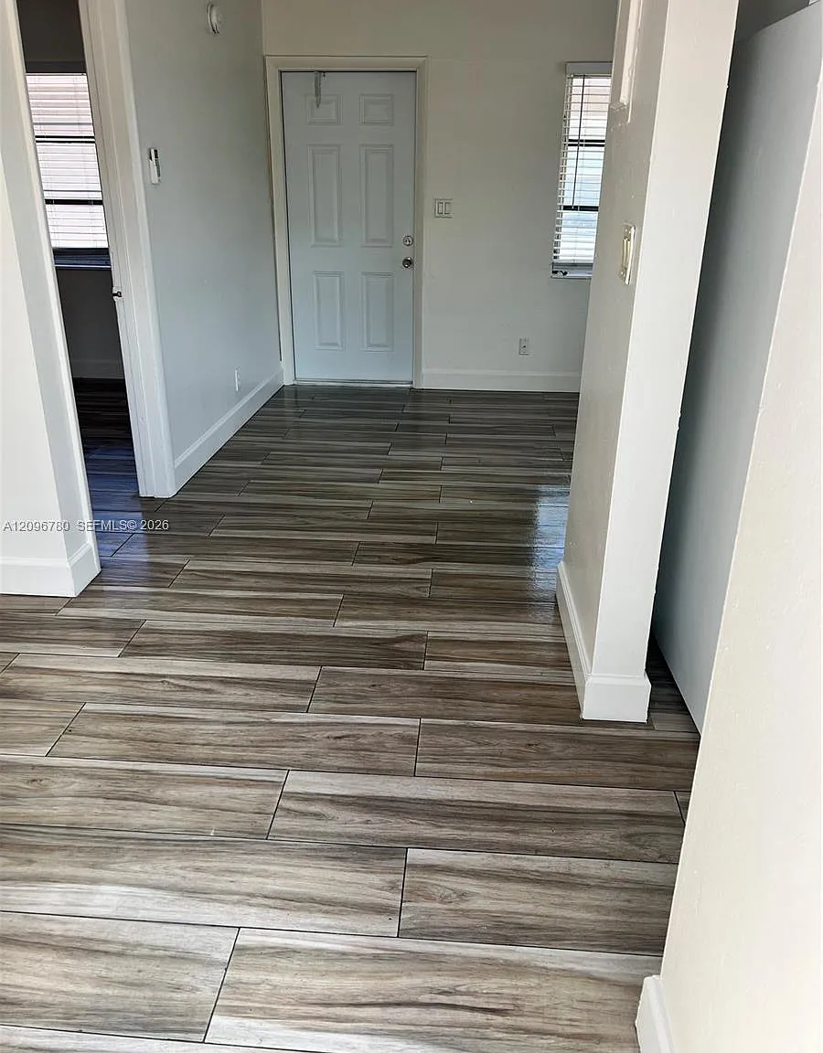 Coral Ridge Isles — Photo 1