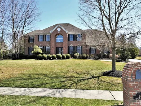 24 Renk Farm Dr, Monmouth Junction, NJ 08852