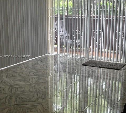 2nd image of 1205 Mariposa Ave APT 218