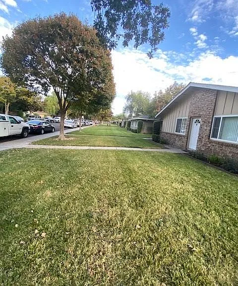2140 Chrysler Dr #2 & 3 — Photo 2