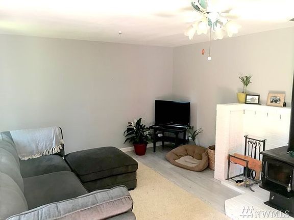 4th image of 11290 Elder Ave SW