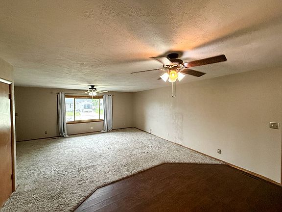 3rd image of 1017 N Churchill Dr