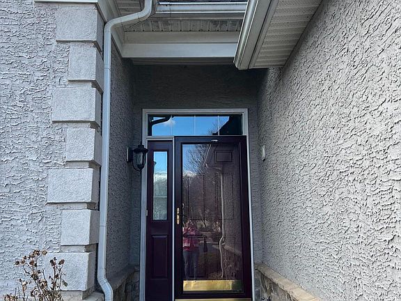 2nd image of 95 S Valentine Dr