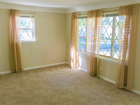 3rd image of 3684 Dixie Dr
