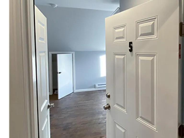 370 S Riverside Ave #4-5 — Photo 2