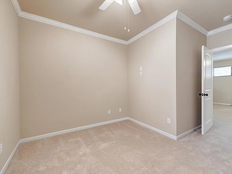 2420 Fawkes Ln — Photo 42