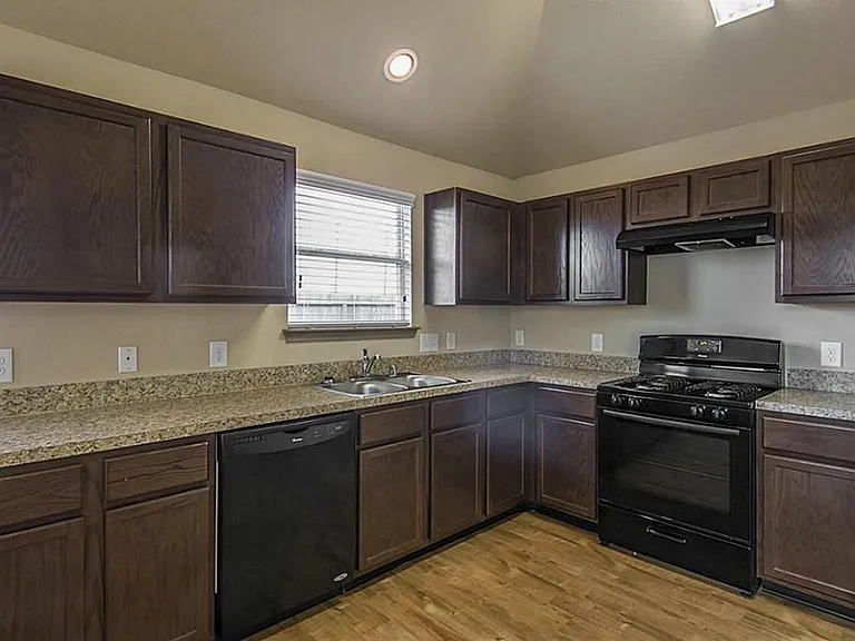 5611 Long Arbor Ln — Photo 3