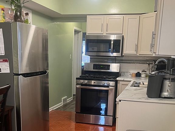 3rd image of 1504 N Kolin Ave