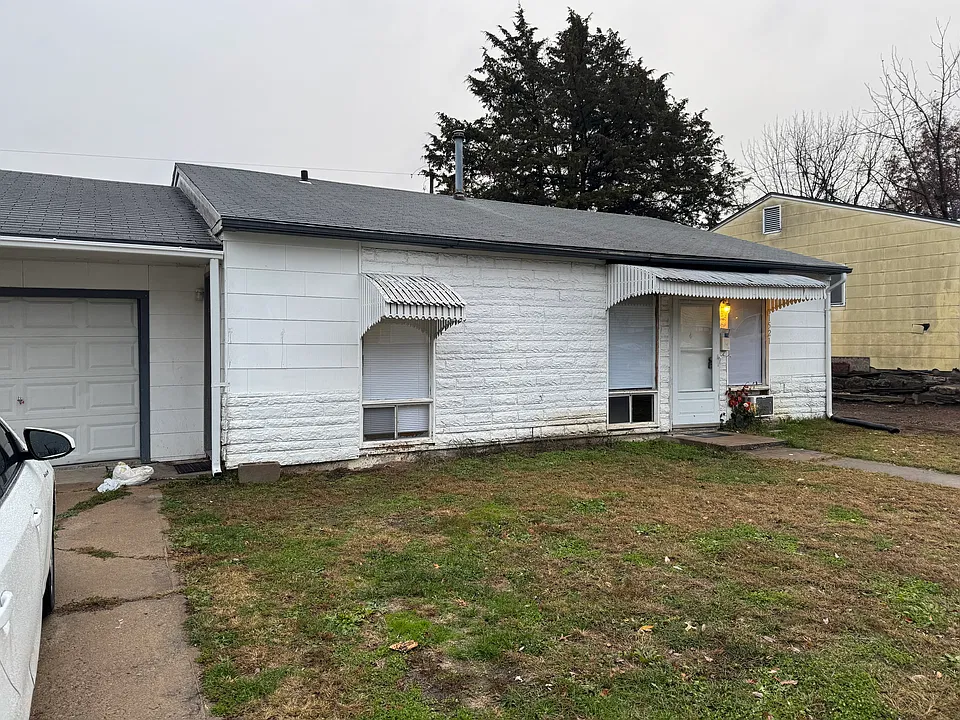 1521 N Hocker Ave