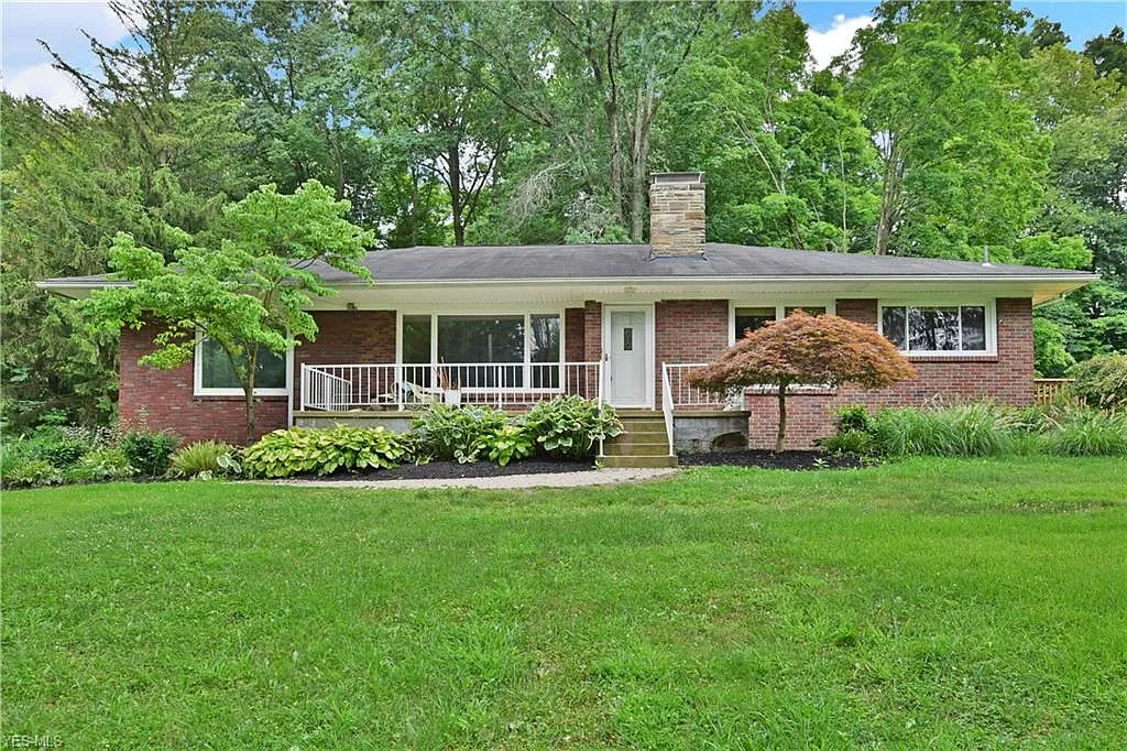 2881 Grandview Blvd photo 1
