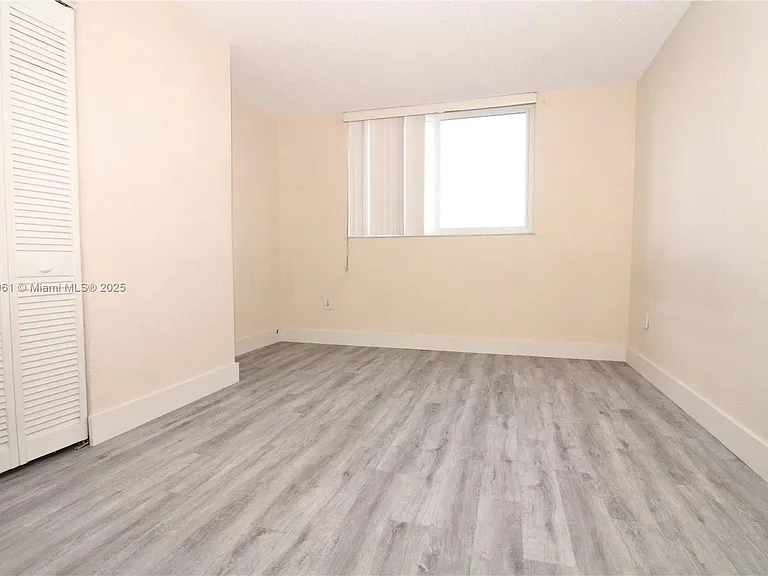 1251 NE 108th St #312 — Photo 5