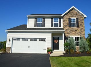 1496 New Michigan Rd, Farmington, NY 14425