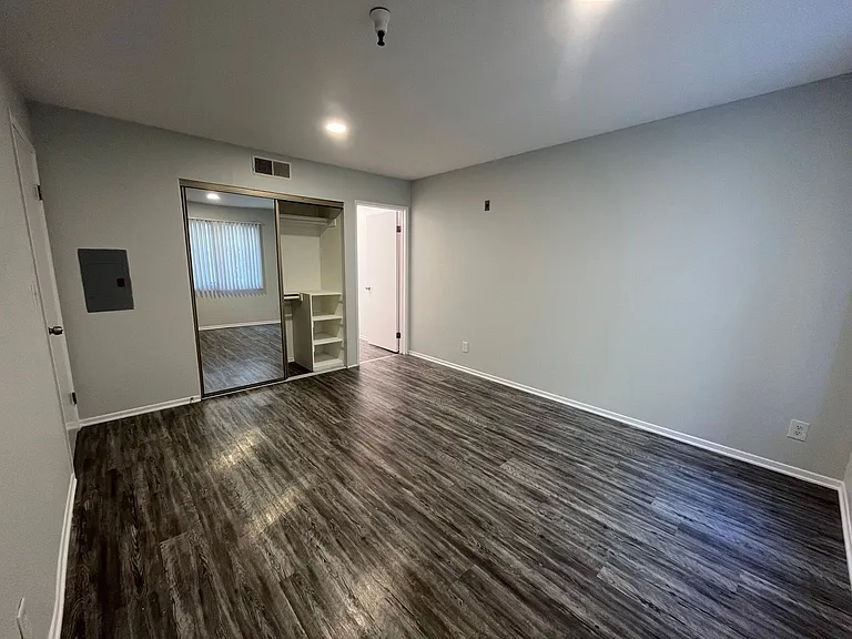 4378 Sepulveda Blvd — Photo 32