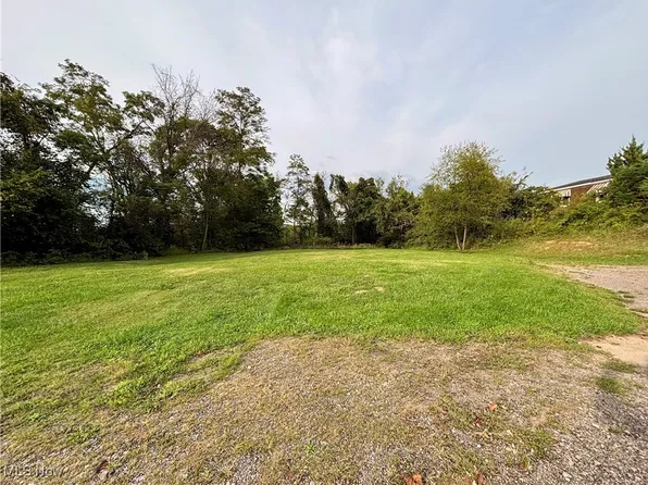 Locust Ln, Follansbee, WV 26037