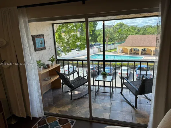 480 NW 20th St APT 307, Boca Raton, FL 33431