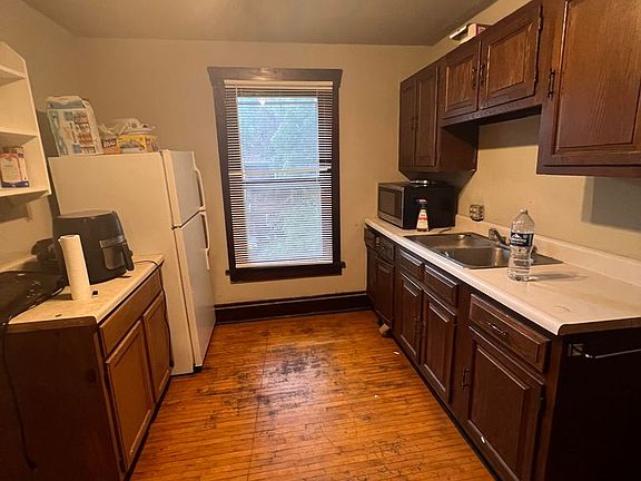3rd image of 1605 Wilson Ave