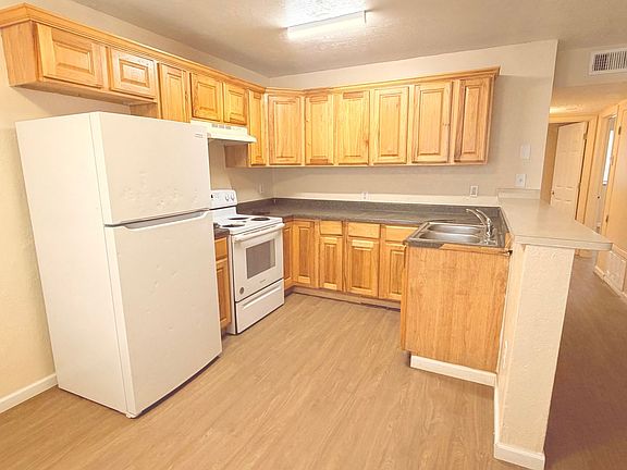 5th image of 509 Vancouver Rd SE APT D