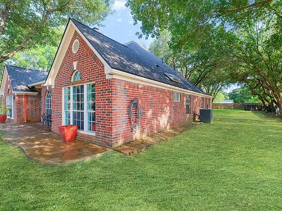 2nd image of 22219 Saddlewood Dr