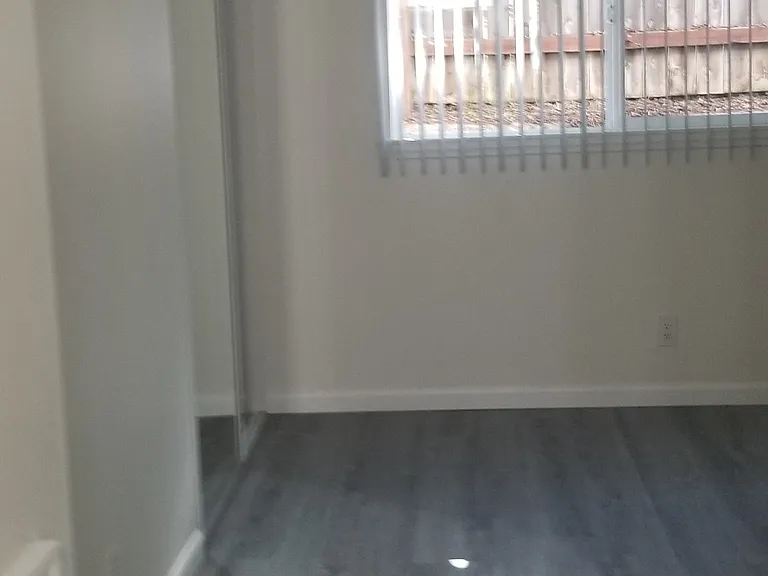 Chateau Gardens Apartments — Photo 26