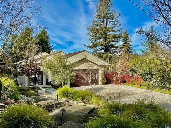 561 Buckeye Court, Santa Rosa, CA 95409