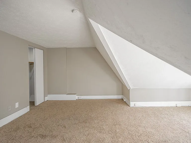 Neil House — Photo 18