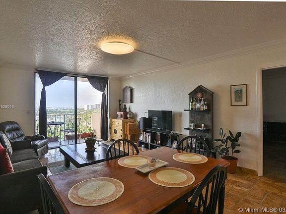 3rd image of 2350 NE 135th St APT 1506