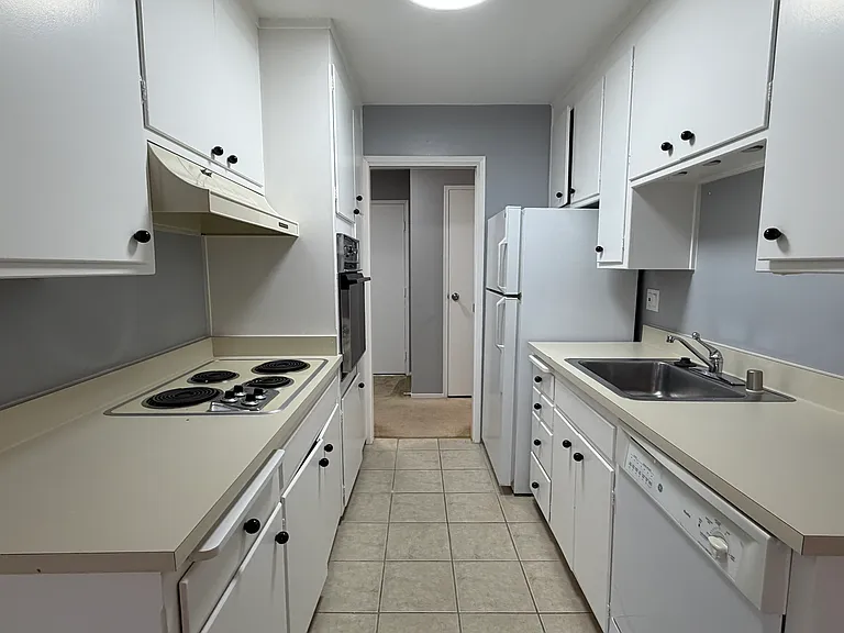 94 Bayo Vista Ave #304 — Photo 1