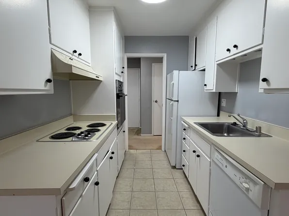 94 Bayo Vista Ave #304, Oakland, CA 94611