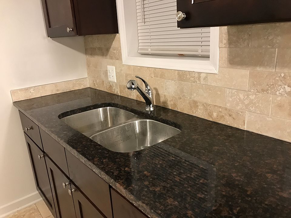 Kitchen - new cabinets & granite counter top
