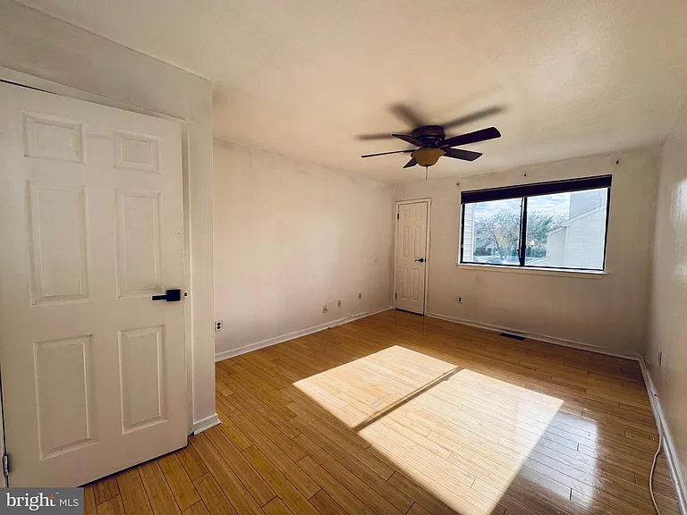 1403 Roberts Way — Photo 14