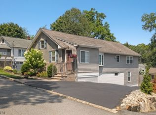 15 Hill Rd, Stanhope, NJ 07874