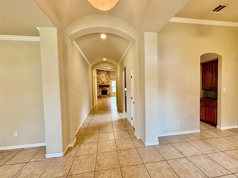 15210 Falcon Dr — Photo 3