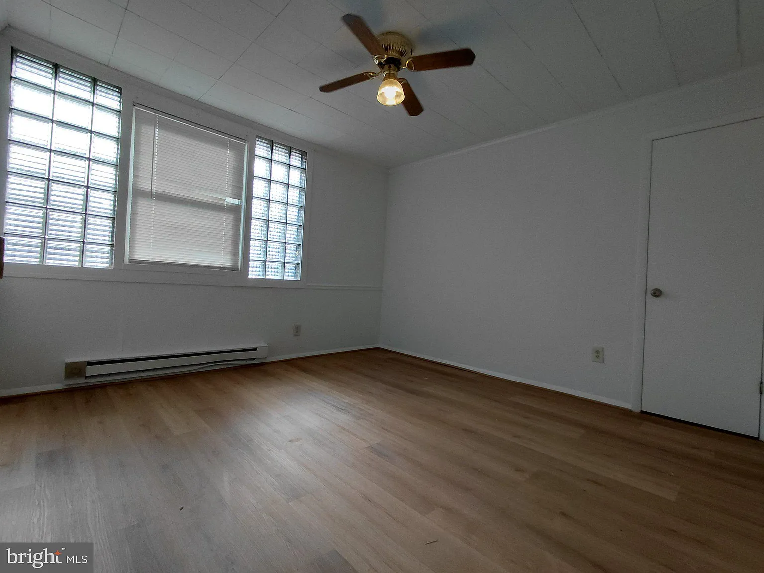 2 bed, 1.0 bath, 1898 sqft, $1,700 — Photo 3