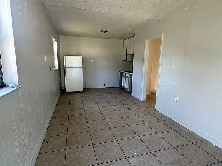 853 Edith Ave — Photo 5