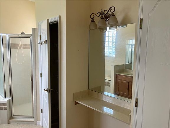 5th image of 12934 Colonnade Cir