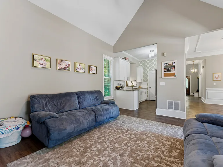 3052 Trafalgar Way — Photo 9