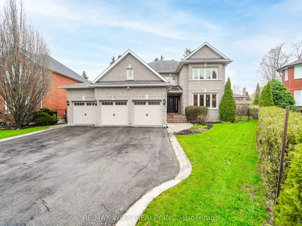 31 Garriock Ct, Vaughan, ON L4L 8S7