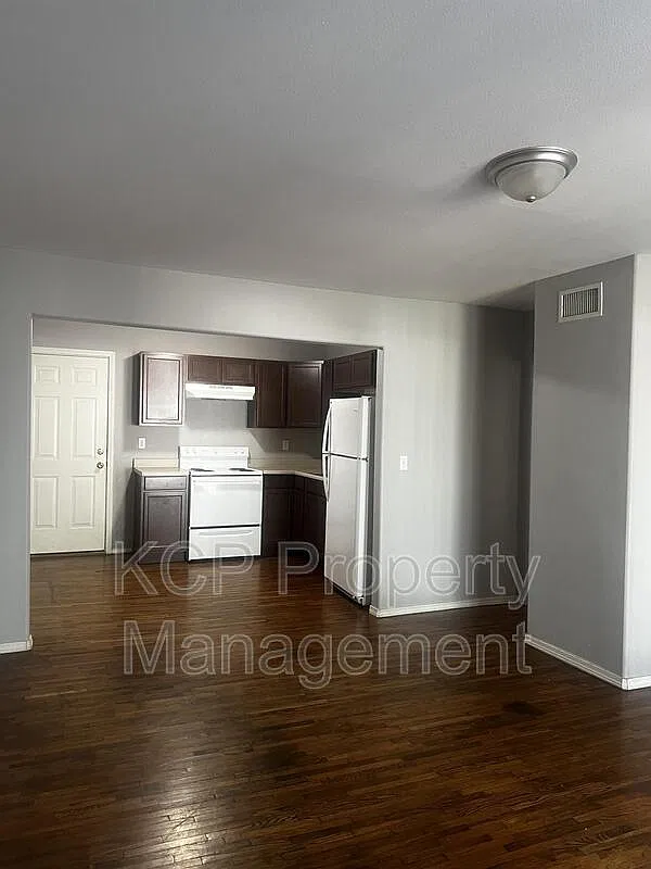 2 bed, 1.0 bath, 760 sqft, $750 — Photo 3