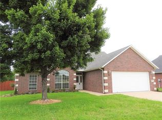 2300 SW Wildwood Ave, Bentonville, AR 72712