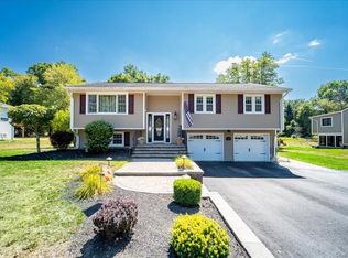 121 Barnes Rd, Washingtonville, NY 10992